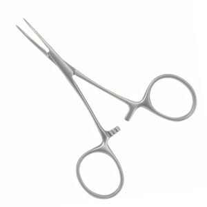 Medical-grade stainless steel straight Kelly hemostatic forceps featuring partially serrated jaws and an interlocking ratchet handle mechanism, isolated on a white background.